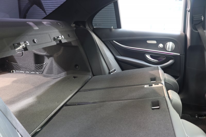 メルセデスベンツ Eクラス E300 AVG ｽﾎﾟｰﾂ ｴｸｽｸﾙｰｼﾌﾞ&ﾚｰﾀﾞｰｾｰﾌﾃｨPKG　中期 NEWｽﾃｱﾘﾝｸﾞ ｷｰﾚｽｺﾞｰ 黒本革 ﾊﾟﾉﾗﾏSR ﾍｯﾄﾞｱｯﾌﾟD HDDﾅﾋﾞTV ｽﾏﾎ連携 ﾌﾞﾙﾒｽﾀｰ 360ｶﾒﾗ PTS LEDﾗｲﾄ 自動ﾄﾗﾝｸ ﾊﾝｽﾞﾌﾘｰA AMGｴｱﾛ&19AW 9AT　2年保証