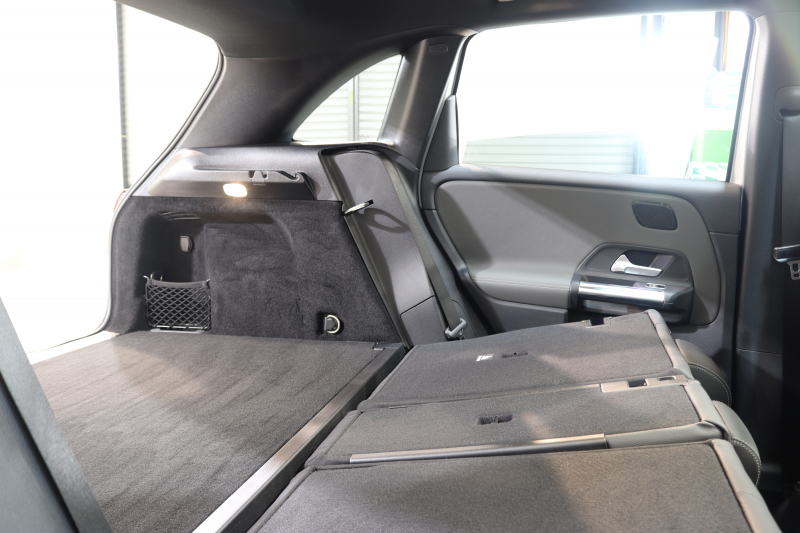 メルセデスベンツ Bクラス B180 AMGﾗｲﾝ AMGﾚｻﾞｰｴｸｽｸﾙｰｼﾌﾞ&ｱﾄﾞﾊﾞﾝｽﾄﾞ&ﾅﾋﾞｹﾞｰｼｮﾝ&ﾚｰﾀﾞｰｾｰﾌﾃｨPKG　ｷｰﾚｽｺﾞｰ 灰/黒本革 ﾊﾟﾉﾗﾏSR ﾍｯﾄﾞｱｯﾌﾟD MBUXﾅﾋﾞTV BT音楽 360ｶﾒﾗ PTS LEDﾗｲﾄ 自動Rｹﾞｰﾄ ﾊﾝｽﾞﾌﾘｰA AMGｴｱﾛ&18AW ﾜｲﾔﾚｽ充電 7AT　2年保証