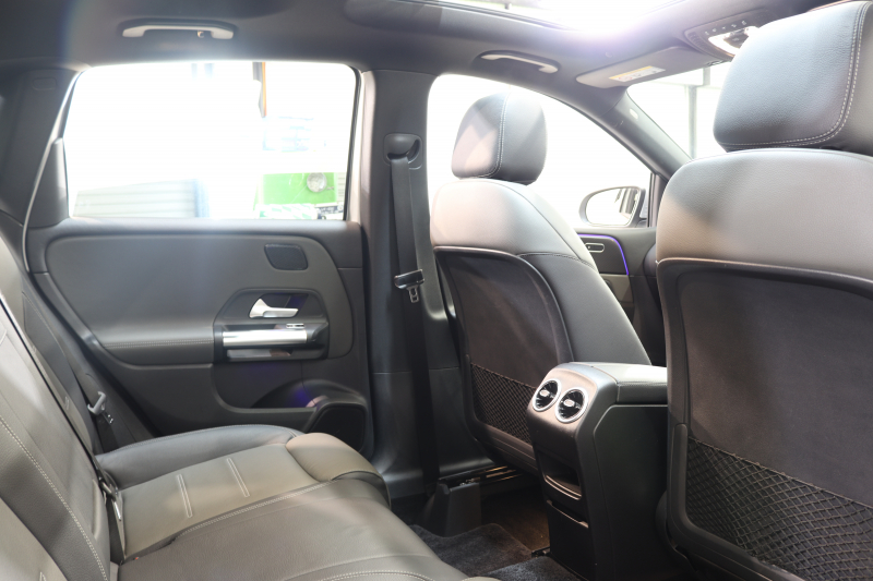 メルセデスベンツ Bクラス B180 AMGﾗｲﾝ AMGﾚｻﾞｰｴｸｽｸﾙｰｼﾌﾞ&ｱﾄﾞﾊﾞﾝｽﾄﾞ&ﾅﾋﾞｹﾞｰｼｮﾝ&ﾚｰﾀﾞｰｾｰﾌﾃｨPKG　ｷｰﾚｽｺﾞｰ 灰/黒本革 ﾊﾟﾉﾗﾏSR ﾍｯﾄﾞｱｯﾌﾟD MBUXﾅﾋﾞTV BT音楽 360ｶﾒﾗ PTS LEDﾗｲﾄ 自動Rｹﾞｰﾄ ﾊﾝｽﾞﾌﾘｰA AMGｴｱﾛ&18AW ﾜｲﾔﾚｽ充電 7AT　2年保証