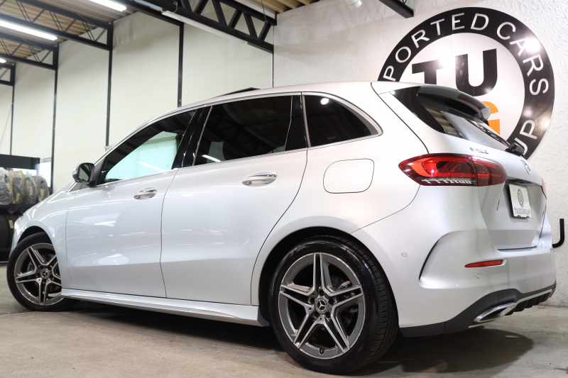 メルセデスベンツ Bクラス B180 AMGﾗｲﾝ AMGﾚｻﾞｰｴｸｽｸﾙｰｼﾌﾞ&ｱﾄﾞﾊﾞﾝｽﾄﾞ&ﾅﾋﾞｹﾞｰｼｮﾝ&ﾚｰﾀﾞｰｾｰﾌﾃｨPKG　ｷｰﾚｽｺﾞｰ 灰/黒本革 ﾊﾟﾉﾗﾏSR ﾍｯﾄﾞｱｯﾌﾟD MBUXﾅﾋﾞTV BT音楽 360ｶﾒﾗ PTS LEDﾗｲﾄ 自動Rｹﾞｰﾄ ﾊﾝｽﾞﾌﾘｰA AMGｴｱﾛ&18AW ﾜｲﾔﾚｽ充電 7AT　2年保証