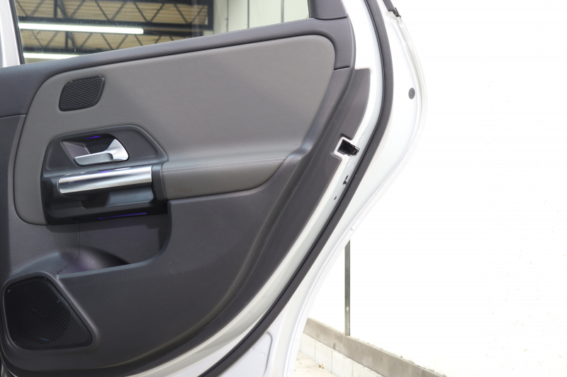 メルセデスベンツ Bクラス B180 AMGﾗｲﾝ AMGﾚｻﾞｰｴｸｽｸﾙｰｼﾌﾞ&ｱﾄﾞﾊﾞﾝｽﾄﾞ&ﾅﾋﾞｹﾞｰｼｮﾝ&ﾚｰﾀﾞｰｾｰﾌﾃｨPKG　ｷｰﾚｽｺﾞｰ 灰/黒本革 ﾊﾟﾉﾗﾏSR ﾍｯﾄﾞｱｯﾌﾟD MBUXﾅﾋﾞTV BT音楽 360ｶﾒﾗ PTS LEDﾗｲﾄ 自動Rｹﾞｰﾄ ﾊﾝｽﾞﾌﾘｰA AMGｴｱﾛ&18AW ﾜｲﾔﾚｽ充電 7AT　2年保証