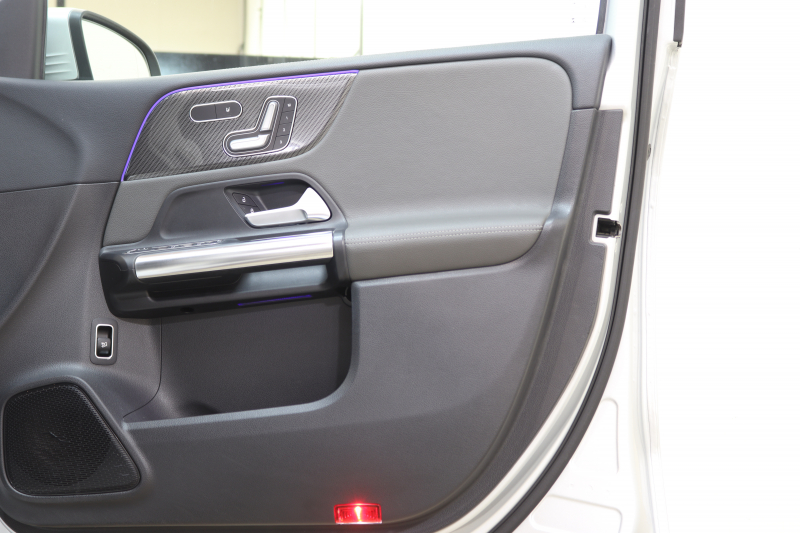 メルセデスベンツ Bクラス B180 AMGﾗｲﾝ AMGﾚｻﾞｰｴｸｽｸﾙｰｼﾌﾞ&ｱﾄﾞﾊﾞﾝｽﾄﾞ&ﾅﾋﾞｹﾞｰｼｮﾝ&ﾚｰﾀﾞｰｾｰﾌﾃｨPKG　ｷｰﾚｽｺﾞｰ 灰/黒本革 ﾊﾟﾉﾗﾏSR ﾍｯﾄﾞｱｯﾌﾟD MBUXﾅﾋﾞTV BT音楽 360ｶﾒﾗ PTS LEDﾗｲﾄ 自動Rｹﾞｰﾄ ﾊﾝｽﾞﾌﾘｰA AMGｴｱﾛ&18AW ﾜｲﾔﾚｽ充電 7AT　2年保証