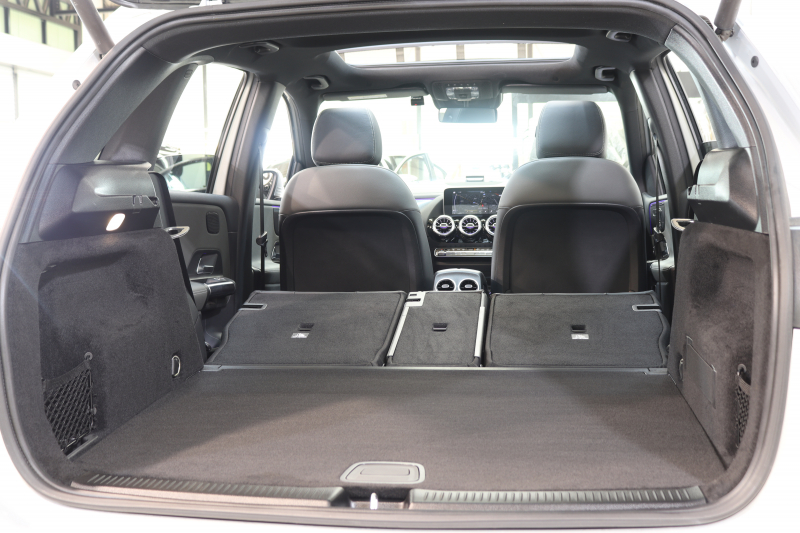 メルセデスベンツ Bクラス B180 AMGﾗｲﾝ AMGﾚｻﾞｰｴｸｽｸﾙｰｼﾌﾞ&ｱﾄﾞﾊﾞﾝｽﾄﾞ&ﾅﾋﾞｹﾞｰｼｮﾝ&ﾚｰﾀﾞｰｾｰﾌﾃｨPKG　ｷｰﾚｽｺﾞｰ 灰/黒本革 ﾊﾟﾉﾗﾏSR ﾍｯﾄﾞｱｯﾌﾟD MBUXﾅﾋﾞTV BT音楽 360ｶﾒﾗ PTS LEDﾗｲﾄ 自動Rｹﾞｰﾄ ﾊﾝｽﾞﾌﾘｰA AMGｴｱﾛ&18AW ﾜｲﾔﾚｽ充電 7AT　2年保証