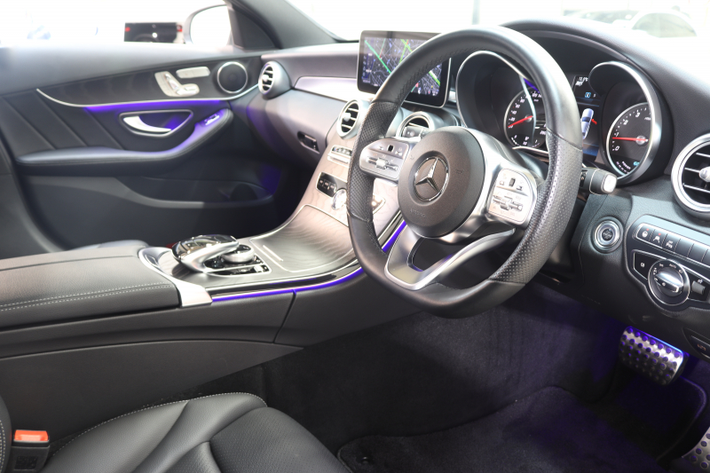 メルセデスベンツ Cクラス C200 AVG AMGﾗｲﾝ ﾚｰﾀﾞｰｾｰﾌﾃｨPKG　ﾚｰﾀﾞｰｾｰﾌﾃｨPKG　BSG搭載 後期 ｷｰﾚｽｺﾞｰ 黒革 HDDﾅﾋﾞTV ｽﾏﾎ連携 ﾊﾞｯｸｶﾒﾗ PTS LEDﾗｲﾄ AMGｴｱﾛ&18AW ﾀﾞｲﾅﾐｯｸS ｴｱｻｽ 9AT　2年保証