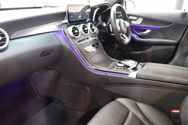 メルセデスベンツ Cクラス C200 AVG AMGﾗｲﾝ ﾚｰﾀﾞｰｾｰﾌﾃｨPKG　ﾚｰﾀﾞｰｾｰﾌﾃｨPKG　BSG搭載 後期 ｷｰﾚｽｺﾞｰ 黒革 HDDﾅﾋﾞTV ｽﾏﾎ連携 ﾊﾞｯｸｶﾒﾗ PTS LEDﾗｲﾄ AMGｴｱﾛ&18AW ﾀﾞｲﾅﾐｯｸS ｴｱｻｽ 9AT　2年保証