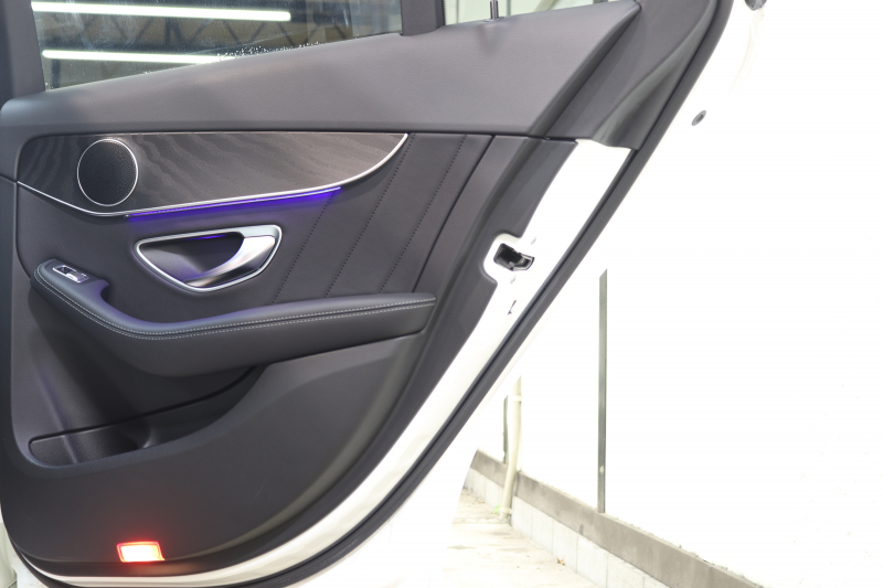 メルセデスベンツ Cクラス C200 AVG AMGﾗｲﾝ ﾚｰﾀﾞｰｾｰﾌﾃｨPKG　ﾚｰﾀﾞｰｾｰﾌﾃｨPKG　BSG搭載 後期 ｷｰﾚｽｺﾞｰ 黒革 HDDﾅﾋﾞTV ｽﾏﾎ連携 ﾊﾞｯｸｶﾒﾗ PTS LEDﾗｲﾄ AMGｴｱﾛ&18AW ﾀﾞｲﾅﾐｯｸS ｴｱｻｽ 9AT　2年保証