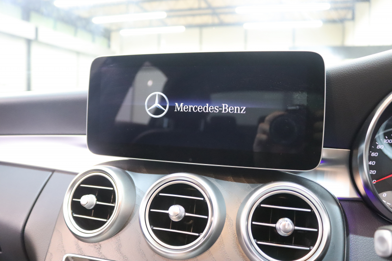 メルセデスベンツ Cクラス C200 AVG AMGﾗｲﾝ ﾚｰﾀﾞｰｾｰﾌﾃｨPKG　ﾚｰﾀﾞｰｾｰﾌﾃｨPKG　BSG搭載 後期 ｷｰﾚｽｺﾞｰ 黒革 HDDﾅﾋﾞTV ｽﾏﾎ連携 ﾊﾞｯｸｶﾒﾗ PTS LEDﾗｲﾄ AMGｴｱﾛ&18AW ﾀﾞｲﾅﾐｯｸS ｴｱｻｽ 9AT　2年保証