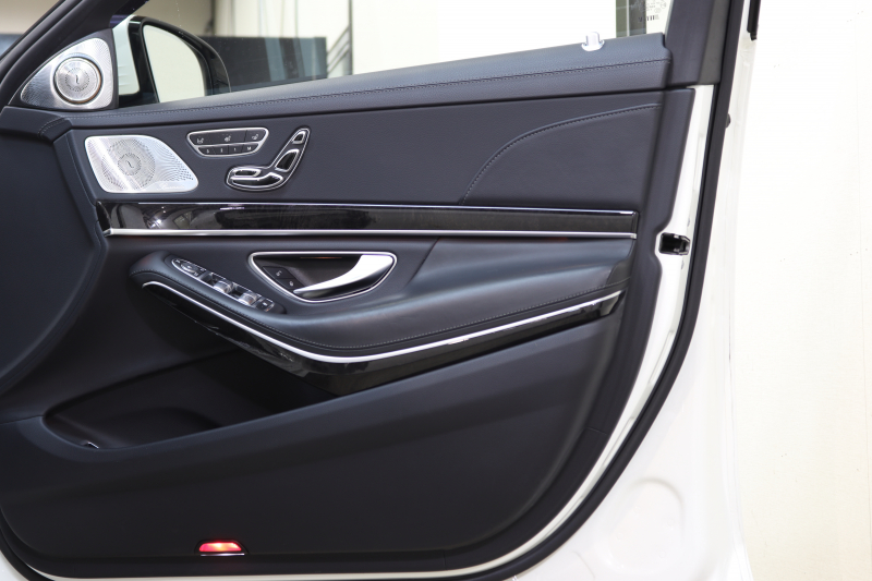 メルセデスベンツ Sクラス S560ﾛﾝｸﾞ AMGﾗｲﾝ ｼｮｰﾌｧｰ&ﾚｰﾀﾞｰｾｰﾌﾃｨPKG　後期 ｷｰﾚｽｺﾞｰ 黒本革 ﾍﾞﾝﾁﾚｰﾀｰ ﾊﾟﾉﾗﾏSR ﾍｯﾄﾞｱｯﾌﾟD HDDﾅﾋﾞTV ｽﾏﾎ連携 ﾌﾞﾙﾒｽﾀｰ 360ｶﾒﾗ PTS LEDﾗｲﾄ 自動ﾄﾗﾝｸ ﾊﾝｽﾞﾌﾘｰA AMGｴｱﾛ&19AW ｸﾛｰｼﾞﾝｸﾞS ﾜｲﾔﾚｽ充電 ｴｱｻｽ 9AT　2年保証