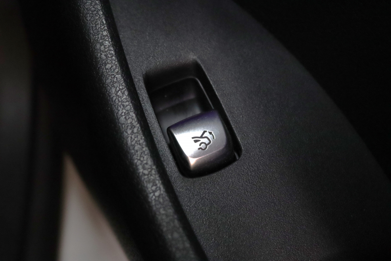 メルセデスベンツ Eクラス E300ｸｰﾍﾟ ｽﾎﾟｰﾂ ｴｸｽｸﾙｰｼﾌﾞ&ﾚｰﾀﾞｰｾｰﾌﾃｨPKG　後期 ｷｰﾚｽｺﾞｰ 黒本革 ﾍﾞﾝﾁﾚｰﾀｰ ﾊﾟﾉﾗﾏSR ﾍｯﾄﾞｱｯﾌﾟD MBUXﾅﾋﾞTV ｽﾏﾎ連携 ﾌﾞﾙﾒｽﾀｰ 360ｶﾒﾗ PTS LEDﾗｲﾄ AMGｴｱﾛ&19AW ｴｱｻｽ ﾊﾟﾅﾒﾘｶｰﾅｸﾞﾘﾙ 9AT　2年保証