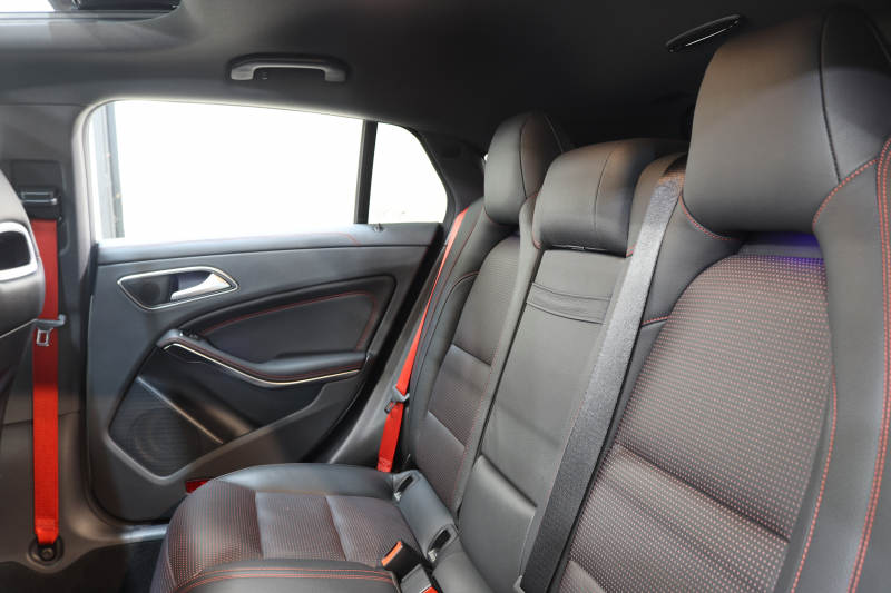 AMG CLAクラス CLA45 4MATIC ｼｭｰﾃｨﾝｸﾞﾌﾞﾚｰｸ ﾚｰﾀﾞｰｾｰﾌﾃｨPKG　後期 ｷｰﾚｽｺﾞｰ 黒本革 ﾊﾟﾉﾗﾏSR HDDﾅﾋﾞTV&ｷｬﾝｾﾗｰ ｽﾏﾎ連携 ﾊﾞｯｸｶﾒﾗ PTS LEDﾗｲﾄ 自動Rｹﾞｰﾄ ﾊﾝｽﾞﾌﾘｰA AMG専用装備&ﾁｭｰﾆﾝｸﾞ ﾊﾟﾅﾒﾘｶｰﾅｸﾞﾘﾙ 7AT　2年保証