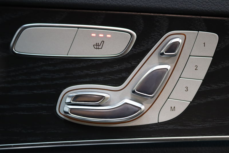 メルセデスベンツ Cクラス C200ｽﾃｰｼｮﾝﾜｺﾞﾝ ｽﾎﾟｰﾂ ﾚｰﾀﾞｰｾｰﾌﾃｨPKG　中期 1ｵｰﾅｰ ｷｰﾚｽｺﾞｰ 黒革 HDDﾅﾋﾞTV BT音楽 ﾊﾞｯｸｶﾒﾗ PTS LEDﾗｲﾄ 自動Rｹﾞｰﾄ AMGｴｱﾛ&18AW ﾀﾞｲﾅﾐｯｸS ｴｱｻｽ 9AT　2年保証