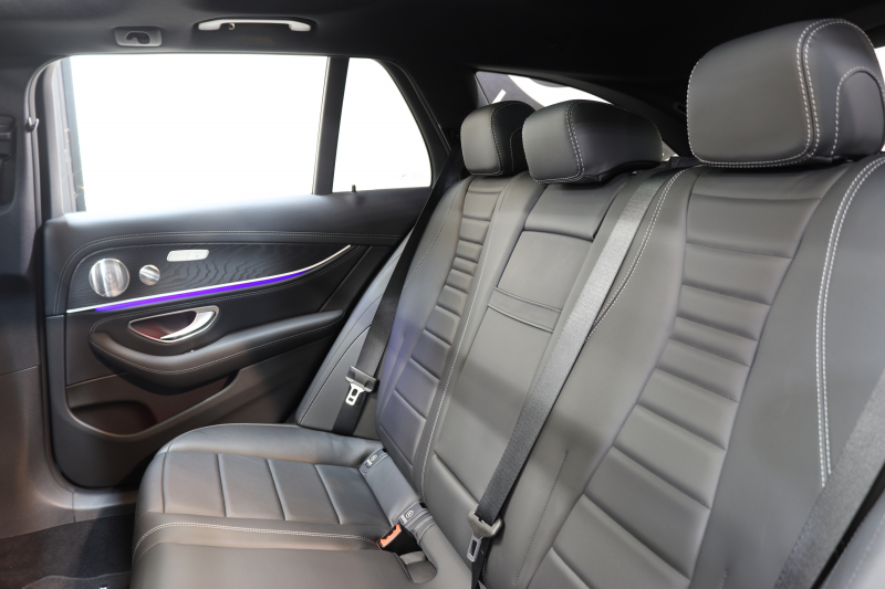 メルセデスベンツ Eクラス E200ｽﾃｰｼｮﾝﾜｺﾞﾝ ｽﾎﾟｰﾂ AMGﾗｲﾝｲﾝﾃﾘｱ&ｴｸｽｸﾙｰｼﾌﾞ&ﾚｰﾀﾞｰｾｰﾌﾃｨPKG　BSG搭載 後期 ｷｰﾚｽｺﾞｰ 黒本革 ﾊﾟﾉﾗﾏSR ﾍｯﾄﾞｱｯﾌﾟD MBUXﾅﾋﾞTV&ARﾅﾋﾞ ｽﾏﾎ連携 ﾌﾞﾙﾒｽﾀｰ 360ｶﾒﾗ PTS LEDﾗｲﾄ 自動Rｹﾞｰﾄ AMGｴｱﾛ&19AW 9AT　2年保証