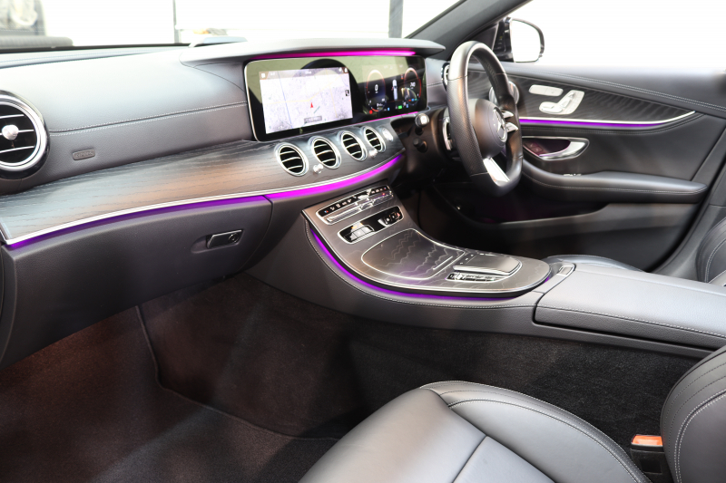 メルセデスベンツ Eクラス E200ｽﾃｰｼｮﾝﾜｺﾞﾝ ｽﾎﾟｰﾂ AMGﾗｲﾝｲﾝﾃﾘｱ&ｴｸｽｸﾙｰｼﾌﾞ&ﾚｰﾀﾞｰｾｰﾌﾃｨPKG　BSG搭載 後期 ｷｰﾚｽｺﾞｰ 黒本革 ﾊﾟﾉﾗﾏSR ﾍｯﾄﾞｱｯﾌﾟD MBUXﾅﾋﾞTV&ARﾅﾋﾞ ｽﾏﾎ連携 ﾌﾞﾙﾒｽﾀｰ 360ｶﾒﾗ PTS LEDﾗｲﾄ 自動Rｹﾞｰﾄ AMGｴｱﾛ&19AW 9AT　2年保証