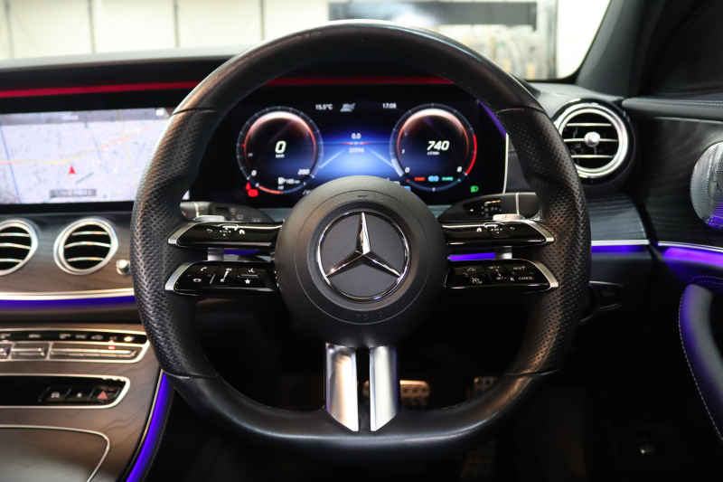 メルセデスベンツ Eクラス E200ｽﾃｰｼｮﾝﾜｺﾞﾝ ｽﾎﾟｰﾂ AMGﾗｲﾝｲﾝﾃﾘｱ&ｴｸｽｸﾙｰｼﾌﾞ&ﾚｰﾀﾞｰｾｰﾌﾃｨPKG　BSG搭載 後期 ｷｰﾚｽｺﾞｰ 黒本革 ﾊﾟﾉﾗﾏSR ﾍｯﾄﾞｱｯﾌﾟD MBUXﾅﾋﾞTV&ARﾅﾋﾞ ｽﾏﾎ連携 ﾌﾞﾙﾒｽﾀｰ 360ｶﾒﾗ PTS LEDﾗｲﾄ 自動Rｹﾞｰﾄ AMGｴｱﾛ&19AW 9AT　2年保証