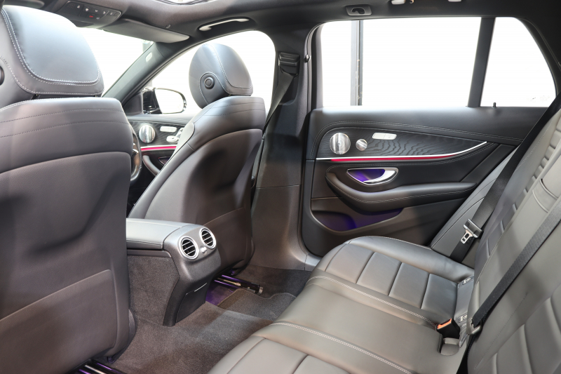 メルセデスベンツ Eクラス E200ｽﾃｰｼｮﾝﾜｺﾞﾝ ｽﾎﾟｰﾂ AMGﾗｲﾝｲﾝﾃﾘｱ&ｴｸｽｸﾙｰｼﾌﾞ&ﾚｰﾀﾞｰｾｰﾌﾃｨPKG　BSG搭載 後期 ｷｰﾚｽｺﾞｰ 黒本革 ﾊﾟﾉﾗﾏSR ﾍｯﾄﾞｱｯﾌﾟD MBUXﾅﾋﾞTV&ARﾅﾋﾞ ｽﾏﾎ連携 ﾌﾞﾙﾒｽﾀｰ 360ｶﾒﾗ PTS LEDﾗｲﾄ 自動Rｹﾞｰﾄ AMGｴｱﾛ&19AW 9AT　2年保証