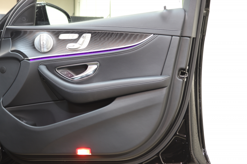 メルセデスベンツ Eクラス E200ｽﾃｰｼｮﾝﾜｺﾞﾝ ｽﾎﾟｰﾂ AMGﾗｲﾝｲﾝﾃﾘｱ&ｴｸｽｸﾙｰｼﾌﾞ&ﾚｰﾀﾞｰｾｰﾌﾃｨPKG　BSG搭載 後期 ｷｰﾚｽｺﾞｰ 黒本革 ﾊﾟﾉﾗﾏSR ﾍｯﾄﾞｱｯﾌﾟD MBUXﾅﾋﾞTV&ARﾅﾋﾞ ｽﾏﾎ連携 ﾌﾞﾙﾒｽﾀｰ 360ｶﾒﾗ PTS LEDﾗｲﾄ 自動Rｹﾞｰﾄ AMGｴｱﾛ&19AW 9AT　2年保証