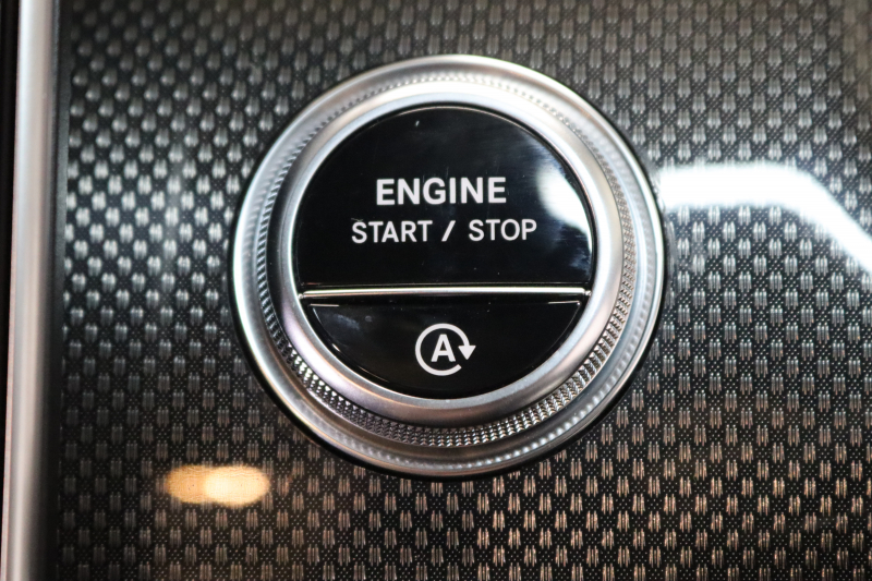 メルセデスベンツ Cクラス C220d ｽﾃｰｼｮﾝﾜｺﾞﾝ AVG AMGﾗｲﾝ ﾚｻﾞｰｴｸｽｸﾙｰｼﾌﾞ&ﾚｰﾀﾞｰｾｰﾌﾃｨPKG　ISG搭載 1ｵｰﾅｰ ｷｰﾚｽｺﾞｰ 黒本革 ﾊﾟﾉﾗﾏSR ﾍｯﾄﾞｱｯﾌﾟD MBUXﾅﾋﾞTV&ARﾅﾋﾞ ｽﾏﾎ連携 360ｶﾒﾗ PTS LEDﾗｲﾄ 自動Rｹﾞｰﾄ AMGｴｱﾛ&18AW 9AT　新車保証継承可