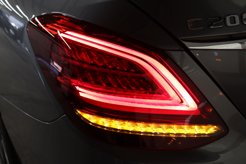 メルセデスベンツ Cクラス C200 AVG AMGﾗｲﾝ ﾚｰﾀﾞｰｾｰﾌﾃｨPKG　BSG搭載 後期 ｷｰﾚｽｺﾞｰ 黒革 HDDﾅﾋﾞTV ｽﾏﾎ連携 ﾊﾞｯｸｶﾒﾗ PTS LEDﾗｲﾄ AMGｴｱﾛ&18AW ﾀﾞｲﾅﾐｯｸS ｴｱｻｽ 9AT 希少色ｾﾚﾅｲﾄｸﾞﾚｰ　2年保証