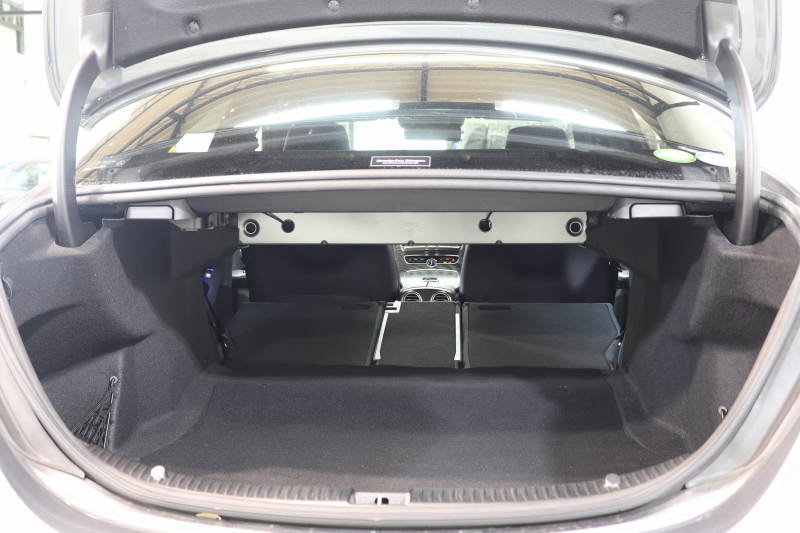 メルセデスベンツ Cクラス C200 AVG AMGﾗｲﾝ ﾚｰﾀﾞｰｾｰﾌﾃｨPKG　BSG搭載 後期 ｷｰﾚｽｺﾞｰ 黒革 HDDﾅﾋﾞTV ｽﾏﾎ連携 ﾊﾞｯｸｶﾒﾗ PTS LEDﾗｲﾄ AMGｴｱﾛ&18AW ﾀﾞｲﾅﾐｯｸS ｴｱｻｽ 9AT 希少色ｾﾚﾅｲﾄｸﾞﾚｰ　2年保証