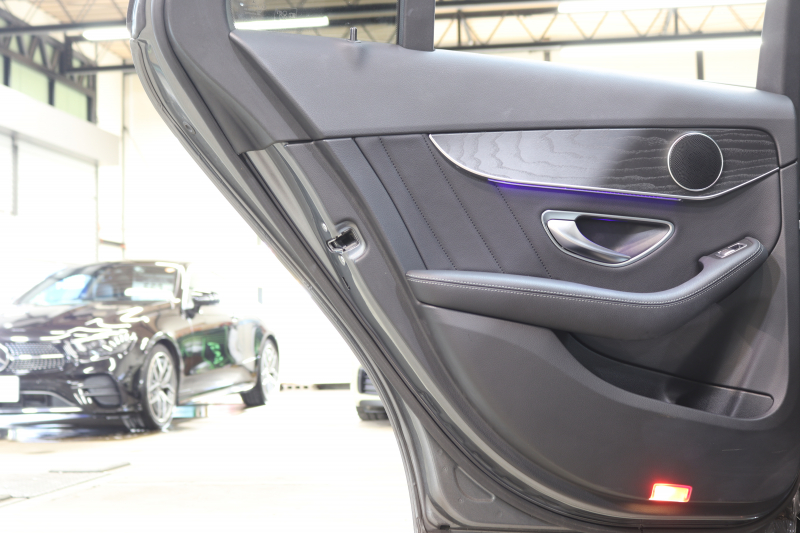 メルセデスベンツ Cクラス C200 AVG AMGﾗｲﾝ ﾚｰﾀﾞｰｾｰﾌﾃｨPKG　BSG搭載 後期 ｷｰﾚｽｺﾞｰ 黒革 HDDﾅﾋﾞTV ｽﾏﾎ連携 ﾊﾞｯｸｶﾒﾗ PTS LEDﾗｲﾄ AMGｴｱﾛ&18AW ﾀﾞｲﾅﾐｯｸS ｴｱｻｽ 9AT 希少色ｾﾚﾅｲﾄｸﾞﾚｰ　2年保証