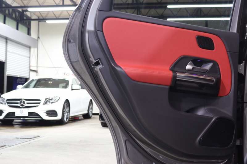 メルセデスベンツ Bクラス B180 AMGﾗｲﾝ AMGﾚｻﾞｰｴｸｽｸﾙｰｼﾌﾞ&ｱﾄﾞﾊﾞﾝｽﾄﾞ&ﾅﾋﾞｹﾞｰｼｮﾝ&ﾚｰﾀﾞｰｾｰﾌﾃｨPKG　ｷｰﾚｽｺﾞｰ 赤/黒本革 ﾊﾟﾉﾗﾏSR ﾍｯﾄﾞｱｯﾌﾟD MBUXﾅﾋﾞTV ｽﾏﾎ連携 360ｶﾒﾗ PTS LEDﾗｲﾄ 自動Rｹﾞｰﾄ ﾊﾝｽﾞﾌﾘｰA AMGｴｱﾛ&18AW ﾜｲﾔﾚｽ充電 7AT　2年保証