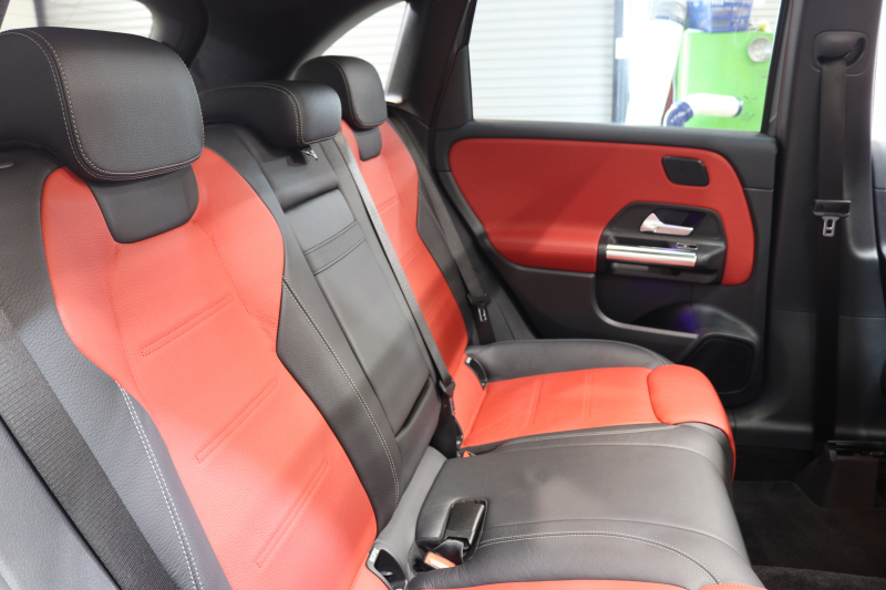 メルセデスベンツ Bクラス B180 AMGﾗｲﾝ AMGﾚｻﾞｰｴｸｽｸﾙｰｼﾌﾞ&ｱﾄﾞﾊﾞﾝｽﾄﾞ&ﾅﾋﾞｹﾞｰｼｮﾝ&ﾚｰﾀﾞｰｾｰﾌﾃｨPKG　ｷｰﾚｽｺﾞｰ 赤/黒本革 ﾊﾟﾉﾗﾏSR ﾍｯﾄﾞｱｯﾌﾟD MBUXﾅﾋﾞTV ｽﾏﾎ連携 360ｶﾒﾗ PTS LEDﾗｲﾄ 自動Rｹﾞｰﾄ ﾊﾝｽﾞﾌﾘｰA AMGｴｱﾛ&18AW ﾜｲﾔﾚｽ充電 7AT　2年保証