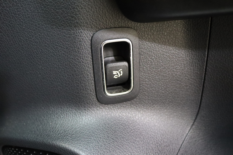 メルセデスベンツ Bクラス B180 AMGﾗｲﾝ AMGﾚｻﾞｰｴｸｽｸﾙｰｼﾌﾞ&ｱﾄﾞﾊﾞﾝｽﾄﾞ&ﾅﾋﾞｹﾞｰｼｮﾝ&ﾚｰﾀﾞｰｾｰﾌﾃｨPKG　ｷｰﾚｽｺﾞｰ 赤/黒本革 ﾊﾟﾉﾗﾏSR ﾍｯﾄﾞｱｯﾌﾟD MBUXﾅﾋﾞTV ｽﾏﾎ連携 360ｶﾒﾗ PTS LEDﾗｲﾄ 自動Rｹﾞｰﾄ ﾊﾝｽﾞﾌﾘｰA AMGｴｱﾛ&18AW ﾜｲﾔﾚｽ充電 7AT　2年保証