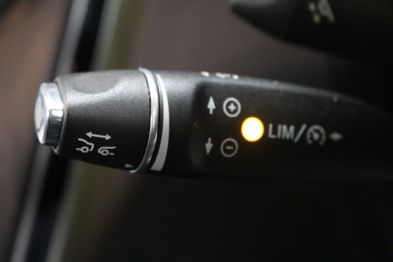 AMG Cクラス C43 4MATIC ｶﾌﾞﾘｵﾚ ﾚｰﾀﾞｰｾｰﾌﾃｨPKG　ｷｰﾚｽｺﾞｰ 黒本革 ｴｱｽｶｰﾌ HDDﾅﾋﾞTV BT音楽 ﾌﾞﾙﾒｽﾀｰ ﾊﾞｯｸｶﾒﾗ PTS LEDﾗｲﾄ AMG専用装備&ﾁｭｰﾆﾝｸﾞ 黒幌 9AT　2年保証