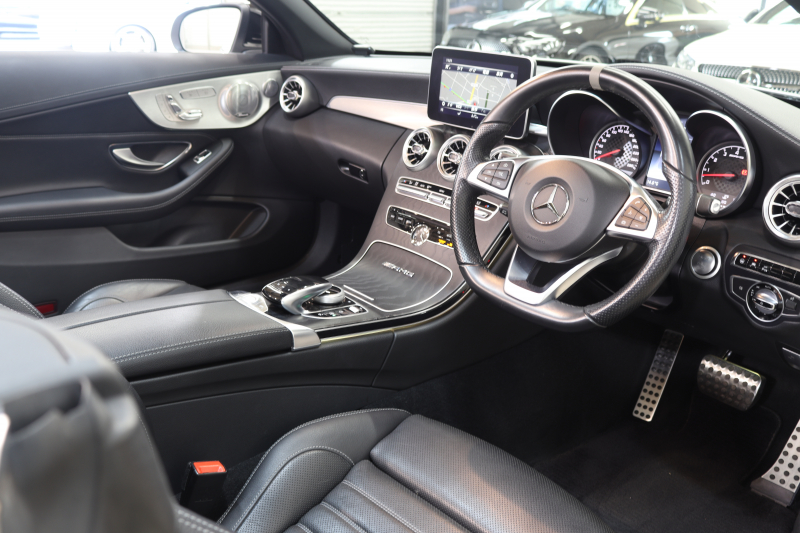 AMG Cクラス C43 4MATIC ｶﾌﾞﾘｵﾚ ﾚｰﾀﾞｰｾｰﾌﾃｨPKG　ｷｰﾚｽｺﾞｰ 黒本革 ｴｱｽｶｰﾌ HDDﾅﾋﾞTV BT音楽 ﾌﾞﾙﾒｽﾀｰ ﾊﾞｯｸｶﾒﾗ PTS LEDﾗｲﾄ AMG専用装備&ﾁｭｰﾆﾝｸﾞ 黒幌 9AT　2年保証