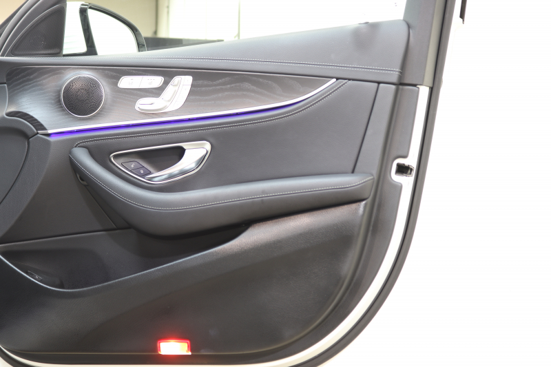 メルセデスベンツ Eクラス E300ｽﾃｰｼｮﾝﾜｺﾞﾝ AVG ｽﾎﾟｰﾂ ﾚｰﾀﾞｰｾｰﾌﾃｨPKG　中期 NEWｽﾃｱﾘﾝｸﾞ ｷｰﾚｽｺﾞｰ 黒本革 ﾍｯﾄﾞｱｯﾌﾟD HDDﾅﾋﾞTV ｽﾏﾎ連携 360ｶﾒﾗ PTS LEDﾗｲﾄ 自動Rｹﾞｰﾄ ﾊﾝｽﾞﾌﾘｰA AMGｴｱﾛ&19AW ﾀﾞｲﾅﾐｯｸS 9AT　2年保証