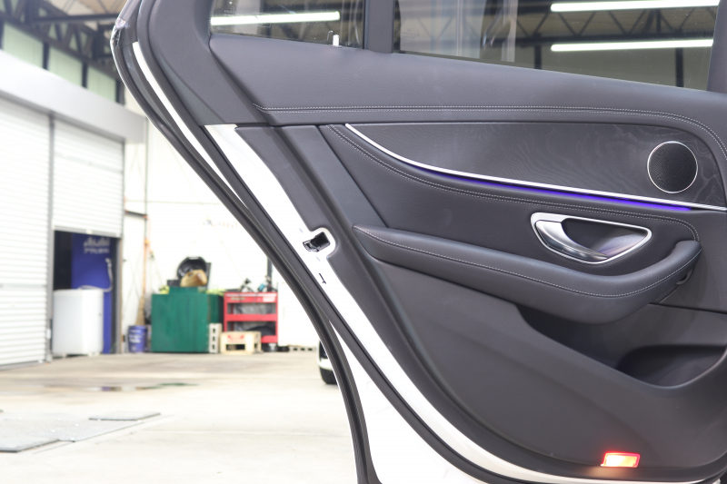 メルセデスベンツ Eクラス E300ｽﾃｰｼｮﾝﾜｺﾞﾝ AVG ｽﾎﾟｰﾂ ﾚｰﾀﾞｰｾｰﾌﾃｨPKG　中期 NEWｽﾃｱﾘﾝｸﾞ ｷｰﾚｽｺﾞｰ 黒本革 ﾍｯﾄﾞｱｯﾌﾟD HDDﾅﾋﾞTV ｽﾏﾎ連携 360ｶﾒﾗ PTS LEDﾗｲﾄ 自動Rｹﾞｰﾄ ﾊﾝｽﾞﾌﾘｰA AMGｴｱﾛ&19AW ﾀﾞｲﾅﾐｯｸS 9AT　2年保証