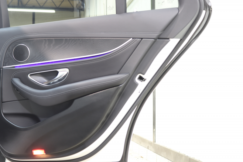 メルセデスベンツ Eクラス E300ｽﾃｰｼｮﾝﾜｺﾞﾝ AVG ｽﾎﾟｰﾂ ﾚｰﾀﾞｰｾｰﾌﾃｨPKG　中期 NEWｽﾃｱﾘﾝｸﾞ ｷｰﾚｽｺﾞｰ 黒本革 ﾍｯﾄﾞｱｯﾌﾟD HDDﾅﾋﾞTV ｽﾏﾎ連携 360ｶﾒﾗ PTS LEDﾗｲﾄ 自動Rｹﾞｰﾄ ﾊﾝｽﾞﾌﾘｰA AMGｴｱﾛ&19AW ﾀﾞｲﾅﾐｯｸS 9AT　2年保証