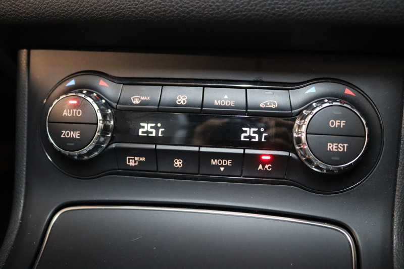 メルセデスベンツ Bクラス B180 ﾌﾟﾚﾐｱﾑ&ﾚｰﾀﾞｰｾｰﾌﾃｨPKG　後期 ｷｰﾚｽｺﾞｰ 黒革 ﾊﾟﾉﾗﾏSR HDDﾅﾋﾞTV ｽﾏﾎ連携 harman/kardon ﾊﾞｯｸｶﾒﾗ PTS LEDﾗｲﾄ EASY-VARIO PLUS 17AW 7AT　2年保証