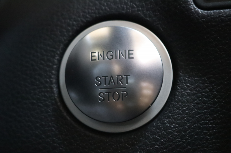 メルセデスベンツ Bクラス B180 ﾌﾟﾚﾐｱﾑ&ﾚｰﾀﾞｰｾｰﾌﾃｨPKG　後期 ｷｰﾚｽｺﾞｰ 黒革 ﾊﾟﾉﾗﾏSR HDDﾅﾋﾞTV ｽﾏﾎ連携 harman/kardon ﾊﾞｯｸｶﾒﾗ PTS LEDﾗｲﾄ EASY-VARIO PLUS 17AW 7AT　2年保証