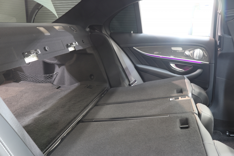 AMG Eクラス E53 4MATIC+ ｴｸｽｸﾙｰｼﾌﾞ&ﾚｰﾀﾞｰｾｰﾌﾃｨPKG　ISG搭載 後期 ｷｰﾚｽｺﾞｰ 黒本革 ﾍﾞﾝﾁﾚｰﾀｰ ﾊﾟﾉﾗﾏSR ﾍｯﾄﾞｱｯﾌﾟD MBUXﾅﾋﾞTV&ARﾅﾋﾞ&ARﾅﾋﾞ ｽﾏﾎ連携 ﾌﾞﾙﾒｽﾀｰ 360ｶﾒﾗ PTS LEDﾗｲﾄ 自動ﾄﾗﾝｸ AMG専用装備&ﾁｭｰﾆﾝｸﾞ ﾜｲﾔﾚｽ充電 9AT　2年保証