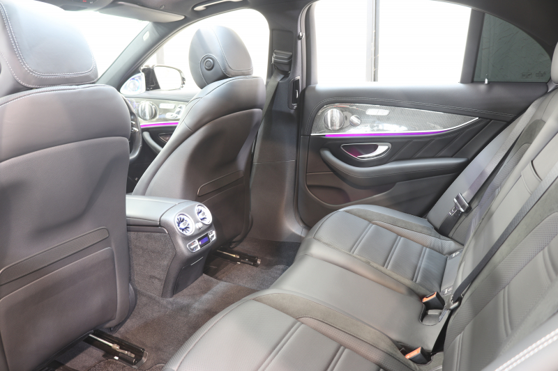 AMG Eクラス E53 4MATIC+ ｴｸｽｸﾙｰｼﾌﾞ&ﾚｰﾀﾞｰｾｰﾌﾃｨPKG　ISG搭載 後期 ｷｰﾚｽｺﾞｰ 黒本革 ﾍﾞﾝﾁﾚｰﾀｰ ﾊﾟﾉﾗﾏSR ﾍｯﾄﾞｱｯﾌﾟD MBUXﾅﾋﾞTV&ARﾅﾋﾞ&ARﾅﾋﾞ ｽﾏﾎ連携 ﾌﾞﾙﾒｽﾀｰ 360ｶﾒﾗ PTS LEDﾗｲﾄ 自動ﾄﾗﾝｸ AMG専用装備&ﾁｭｰﾆﾝｸﾞ ﾜｲﾔﾚｽ充電 9AT　2年保証