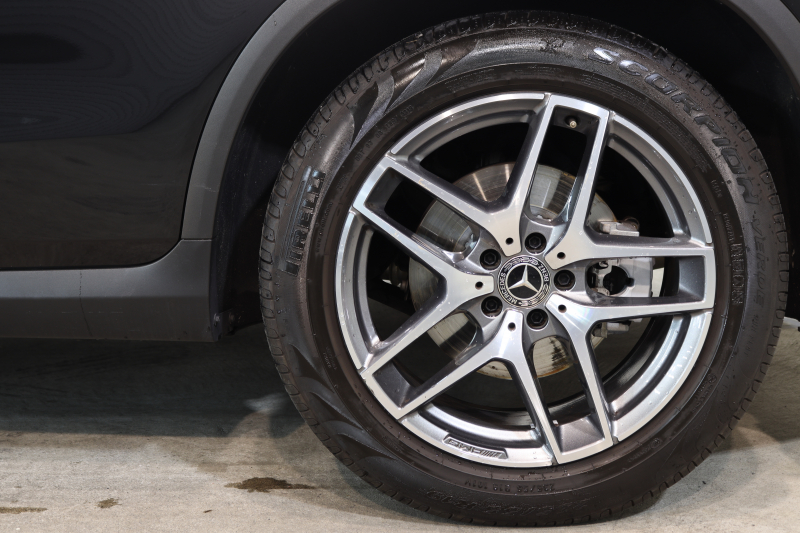 メルセデスベンツ GLC GLC220d 4MATIC ｽﾎﾟｰﾂ 本革仕様 ﾚｰﾀﾞｰｾｰﾌﾃｨPKG　1ｵｰﾅｰ ｷｰﾚｽｺﾞｰ 黒本革 ﾊﾟﾉﾗﾏSR ﾍｯﾄﾞｱｯﾌﾟD HDDﾅﾋﾞTV BT音楽 ﾌﾞﾙﾒｽﾀｰ 360ｶﾒﾗ PTS LEDﾗｲﾄ 自動Rｹﾞｰﾄ ﾊﾝｽﾞﾌﾘｰA AMGｴｱﾛ&19AW 9AT　2年保証