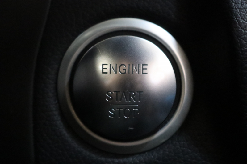 メルセデスベンツ GLC GLC220d 4MATIC ｽﾎﾟｰﾂ 本革仕様 ﾚｰﾀﾞｰｾｰﾌﾃｨPKG　1ｵｰﾅｰ ｷｰﾚｽｺﾞｰ 黒本革 ﾊﾟﾉﾗﾏSR ﾍｯﾄﾞｱｯﾌﾟD HDDﾅﾋﾞTV BT音楽 ﾌﾞﾙﾒｽﾀｰ 360ｶﾒﾗ PTS LEDﾗｲﾄ 自動Rｹﾞｰﾄ ﾊﾝｽﾞﾌﾘｰA AMGｴｱﾛ&19AW 9AT　2年保証