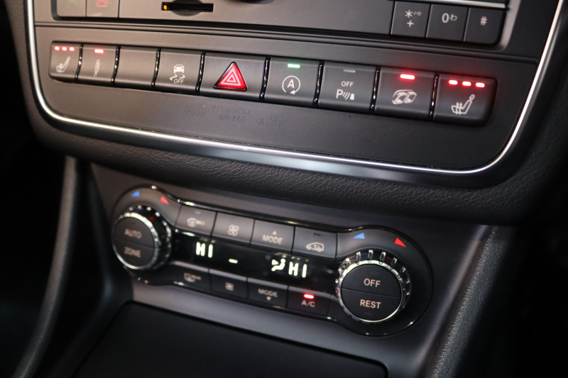 AMG CLAクラス GLA45 4MATIC ﾚｰﾀﾞｰｾｰﾌﾃｨPKG　中期 ｷｰﾚｽｺﾞｰ 黒本革 ﾊﾟﾉﾗﾏSR HDDﾅﾋﾞTV ｽﾏﾎ連携 ﾊﾞｯｸｶﾒﾗ PTS ｷｾﾉﾝﾗｲﾄ 自動Rｹﾞｰﾄ AMG専用装備&ﾁｭｰﾆﾝｸﾞ 7AT　2年保証