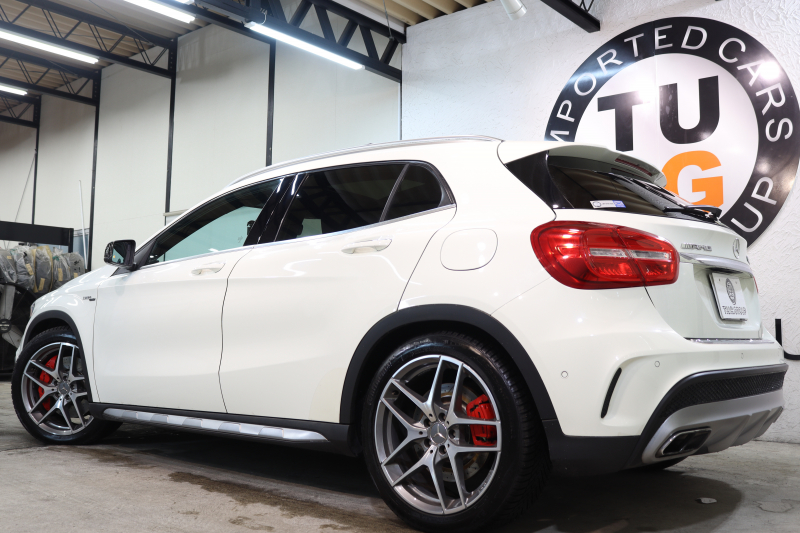 AMG CLAクラス GLA45 4MATIC ﾚｰﾀﾞｰｾｰﾌﾃｨPKG　中期 ｷｰﾚｽｺﾞｰ 黒本革 ﾊﾟﾉﾗﾏSR HDDﾅﾋﾞTV ｽﾏﾎ連携 ﾊﾞｯｸｶﾒﾗ PTS ｷｾﾉﾝﾗｲﾄ 自動Rｹﾞｰﾄ AMG専用装備&ﾁｭｰﾆﾝｸﾞ 7AT　2年保証
