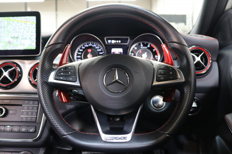 AMG CLAクラス GLA45 4MATIC ﾚｰﾀﾞｰｾｰﾌﾃｨPKG　中期 ｷｰﾚｽｺﾞｰ 黒本革 ﾊﾟﾉﾗﾏSR HDDﾅﾋﾞTV ｽﾏﾎ連携 ﾊﾞｯｸｶﾒﾗ PTS ｷｾﾉﾝﾗｲﾄ 自動Rｹﾞｰﾄ AMG専用装備&ﾁｭｰﾆﾝｸﾞ 7AT　2年保証