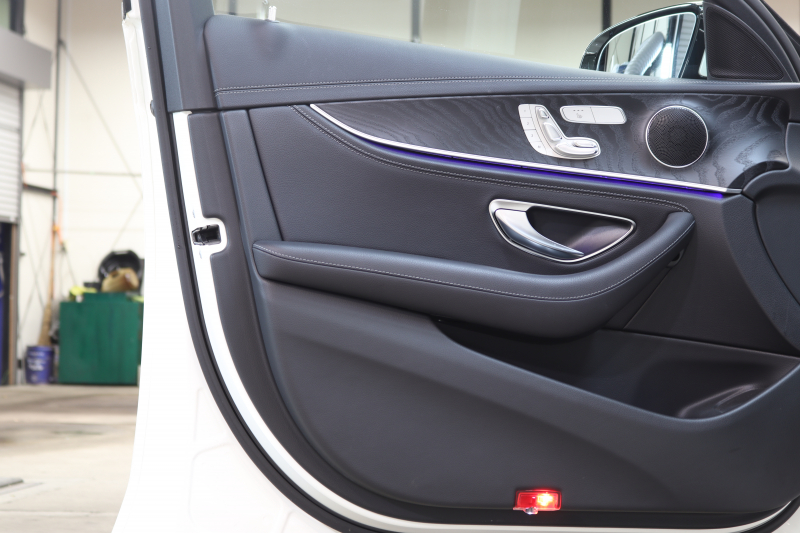 メルセデスベンツ Eクラス E200ｽﾃｰｼｮﾝﾜｺﾞﾝ AVG AMGﾗｲﾝ ﾚｰﾀﾞｰｾｰﾌﾃｨPKG　中期 NEWｽﾃｱﾘﾝｸﾞ ｷｰﾚｽｺﾞｰ 黒本革 ﾊﾟﾉﾗﾏSR ﾍｯﾄﾞｱｯﾌﾟD HDDﾅﾋﾞTV ｽﾏﾎ連携 360ｶﾒﾗ PTS LEDﾗｲﾄ 自動Rｹﾞｰﾄ ﾊﾝｽﾞﾌﾘｰA AMGｴｱﾛ&19AW ﾀﾞｲﾅﾐｯｸS 9AT　2年保証