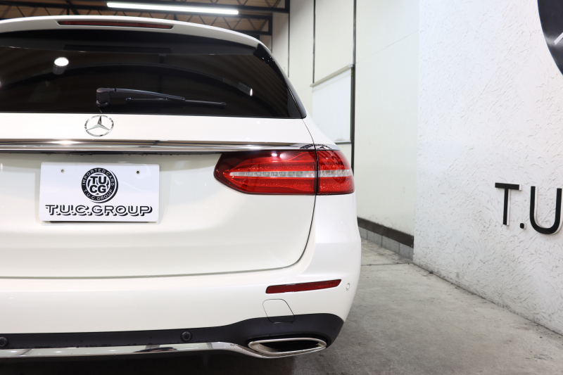 メルセデスベンツ Eクラス E200ｽﾃｰｼｮﾝﾜｺﾞﾝ AVG AMGﾗｲﾝ ﾚｰﾀﾞｰｾｰﾌﾃｨPKG　中期 NEWｽﾃｱﾘﾝｸﾞ ｷｰﾚｽｺﾞｰ 黒本革 ﾊﾟﾉﾗﾏSR ﾍｯﾄﾞｱｯﾌﾟD HDDﾅﾋﾞTV ｽﾏﾎ連携 360ｶﾒﾗ PTS LEDﾗｲﾄ 自動Rｹﾞｰﾄ ﾊﾝｽﾞﾌﾘｰA AMGｴｱﾛ&19AW ﾀﾞｲﾅﾐｯｸS 9AT　2年保証