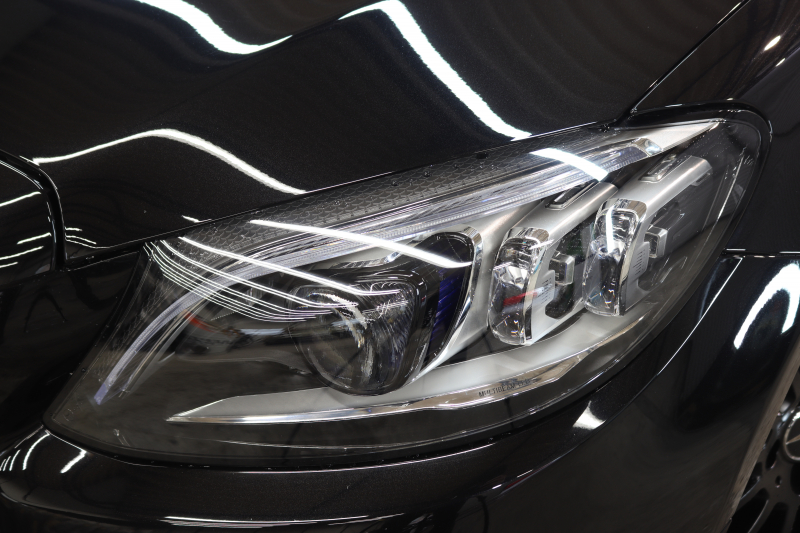 AMG Cクラス C43 4MATIC ｶﾌﾞﾘｵﾚ ﾚｰﾀﾞｰｾｰﾌﾃｨPKG　後期 赤本革 ｴｱｽｶｰﾌ ﾍｯﾄﾞｱｯﾌﾟD HDDﾅﾋﾞTV ｽﾏﾎ連携 ﾌﾞﾙﾒｽﾀｰ ﾊﾞｯｸｶﾒﾗ PTS LEDﾗｲﾄ AMG専用装備&ﾁｭｰﾆﾝｸﾞﾀﾞｲﾅﾐｯｸｾﾚｸﾄ 赤幌 9AT　2年保証