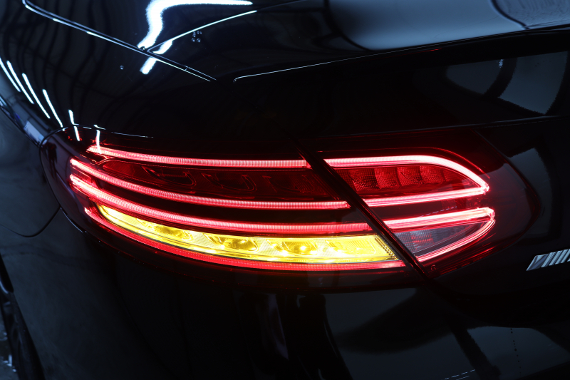 AMG Cクラス C43 4MATIC ｶﾌﾞﾘｵﾚ ﾚｰﾀﾞｰｾｰﾌﾃｨPKG　後期 赤本革 ｴｱｽｶｰﾌ ﾍｯﾄﾞｱｯﾌﾟD HDDﾅﾋﾞTV ｽﾏﾎ連携 ﾌﾞﾙﾒｽﾀｰ ﾊﾞｯｸｶﾒﾗ PTS LEDﾗｲﾄ AMG専用装備&ﾁｭｰﾆﾝｸﾞﾀﾞｲﾅﾐｯｸｾﾚｸﾄ 赤幌 9AT　2年保証