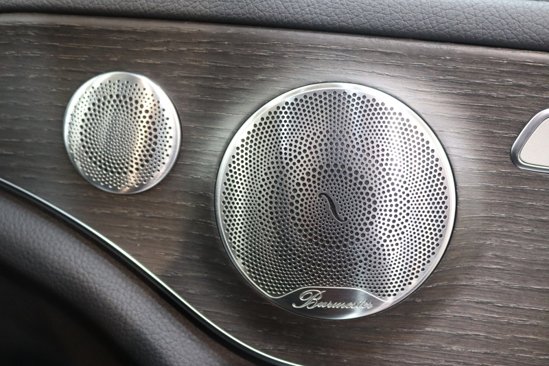 AMG Cクラス C43 4MATIC ｶﾌﾞﾘｵﾚ ﾚｰﾀﾞｰｾｰﾌﾃｨPKG　後期 赤本革 ｴｱｽｶｰﾌ ﾍｯﾄﾞｱｯﾌﾟD HDDﾅﾋﾞTV ｽﾏﾎ連携 ﾌﾞﾙﾒｽﾀｰ ﾊﾞｯｸｶﾒﾗ PTS LEDﾗｲﾄ AMG専用装備&ﾁｭｰﾆﾝｸﾞﾀﾞｲﾅﾐｯｸｾﾚｸﾄ 赤幌 9AT　2年保証