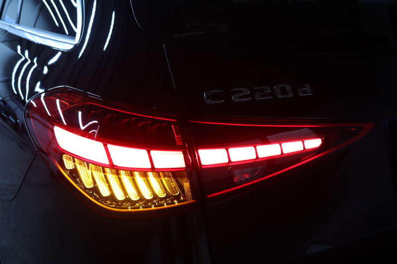 メルセデスベンツ Cクラス C220dｽﾃｰｼｮﾝﾜｺﾞﾝ AVG AMGﾗｲﾝ ﾚｻﾞｰｴｸｽｸﾙｰｼﾌﾞ&ﾍﾞｰｼｯｸ&ﾚｰﾀﾞｰｾｰﾌﾃｨPKG　ISG搭載 ｷｰﾚｽｺﾞｰ 黒本革 ﾊﾟﾉﾗﾏSR ﾍｯﾄﾞｱｯﾌﾟD MBUXﾅﾋﾞTV&ARﾅﾋﾞ ｽﾏﾎ連携 360ｶﾒﾗ PTS LEDﾗｲﾄ 自動Rｹﾞｰﾄ AMGｴｱﾛ&18AW ﾜｲﾔﾚｽ充電 9AT　2年保証 新車保証