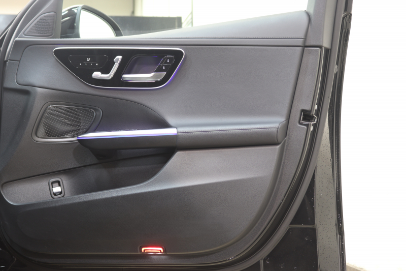 メルセデスベンツ Cクラス C220dｽﾃｰｼｮﾝﾜｺﾞﾝ AVG AMGﾗｲﾝ ﾚｻﾞｰｴｸｽｸﾙｰｼﾌﾞ&ﾍﾞｰｼｯｸ&ﾚｰﾀﾞｰｾｰﾌﾃｨPKG　ISG搭載 ｷｰﾚｽｺﾞｰ 黒本革 ﾊﾟﾉﾗﾏSR ﾍｯﾄﾞｱｯﾌﾟD MBUXﾅﾋﾞTV&ARﾅﾋﾞ ｽﾏﾎ連携 360ｶﾒﾗ PTS LEDﾗｲﾄ 自動Rｹﾞｰﾄ AMGｴｱﾛ&18AW ﾜｲﾔﾚｽ充電 9AT　2年保証 新車保証