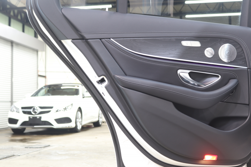 メルセデスベンツ Eクラス E250 AVG ｽﾎﾟｰﾂ ｴｸｽｸﾙｰｼﾌﾞ&ﾚｰﾀﾞｰｾｰﾌﾃｨPKG　1ｵｰﾅｰ 黒本革 ﾊﾟﾉﾗﾏSR ﾍｯﾄﾞｱｯﾌﾟD HDDﾅﾋﾞTV ｽﾏﾎ連携 ﾌﾞﾙﾒｽﾀｰ 360ｶﾒﾗ PTS LEDﾗｲﾄ 自動ﾄﾗﾝｸ ﾊﾝｽﾞﾌﾘｰA AMGｴｱﾛ&19AW ﾀﾞｲﾅﾐｯｸｾﾚｸﾄ 9AT　2年保証