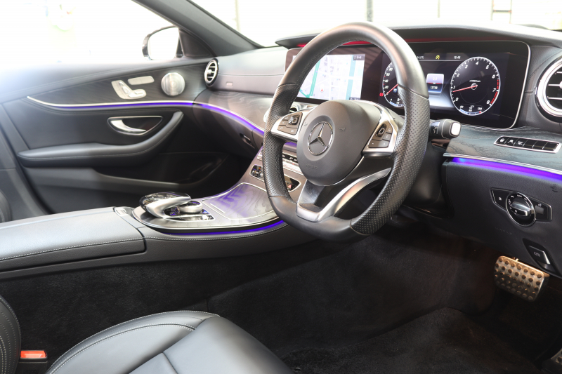 メルセデスベンツ Eクラス E250 AVG ｽﾎﾟｰﾂ ｴｸｽｸﾙｰｼﾌﾞ&ﾚｰﾀﾞｰｾｰﾌﾃｨPKG　1ｵｰﾅｰ 黒本革 ﾊﾟﾉﾗﾏSR ﾍｯﾄﾞｱｯﾌﾟD HDDﾅﾋﾞTV ｽﾏﾎ連携 ﾌﾞﾙﾒｽﾀｰ 360ｶﾒﾗ PTS LEDﾗｲﾄ 自動ﾄﾗﾝｸ ﾊﾝｽﾞﾌﾘｰA AMGｴｱﾛ&19AW ﾀﾞｲﾅﾐｯｸｾﾚｸﾄ 9AT　2年保証